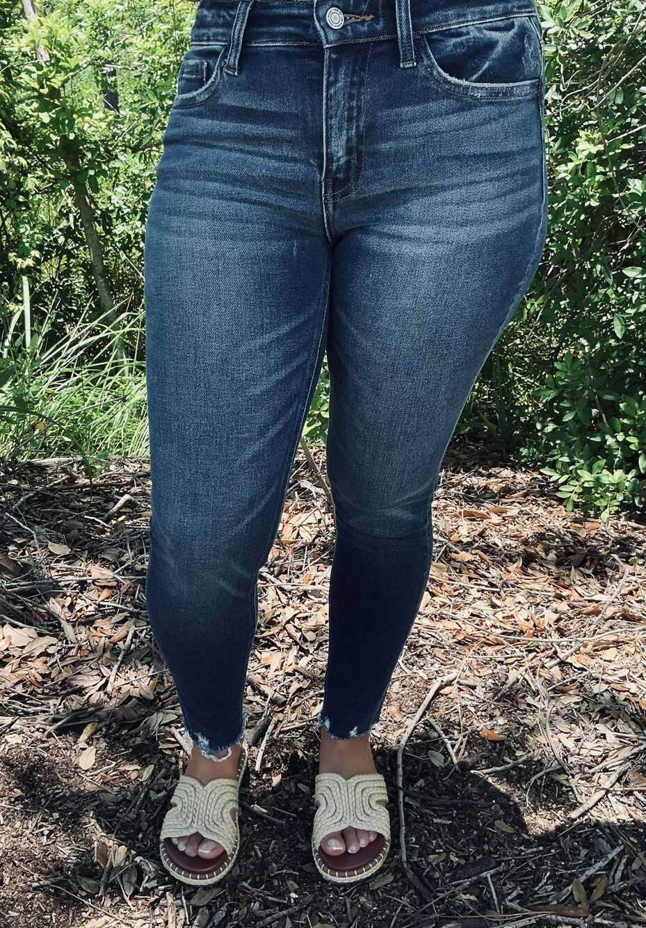 NEW LOVERVET mid rise cropped skinny jeans in dark wash